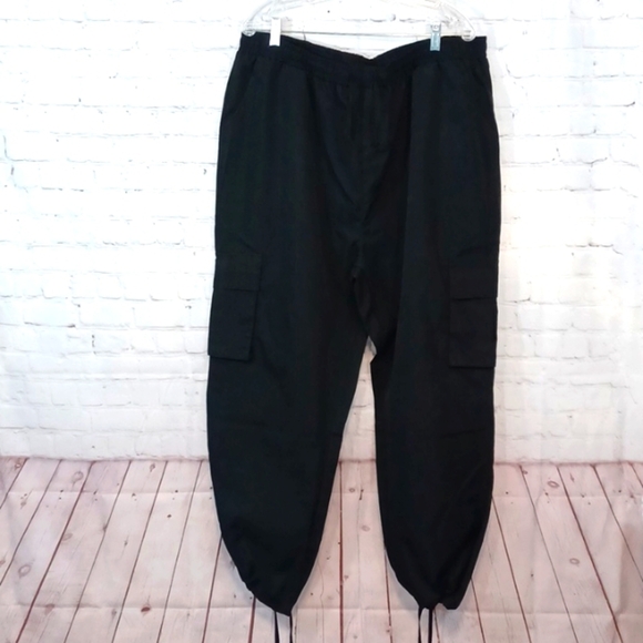 Woman's Black Big Pockets Utility Jogging Style Pants 40 W X30X43 - Picture 1 of 6